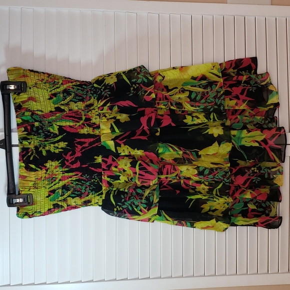 Moda International Abstract Flower Strapless Dress - Picture 1 of 6